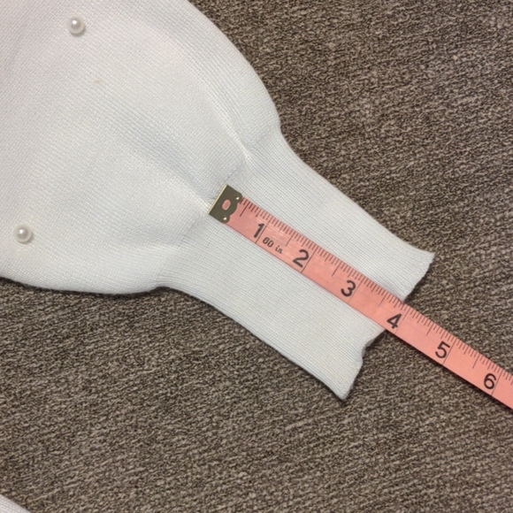 V-Neck Beaded Ruffle Hem Sweater - Picture 12 of 16